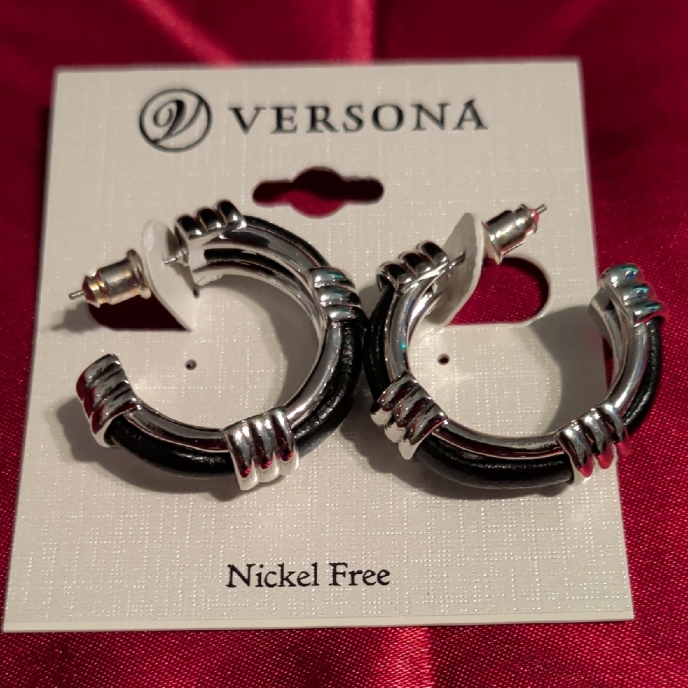 Versona Hoop Earrings